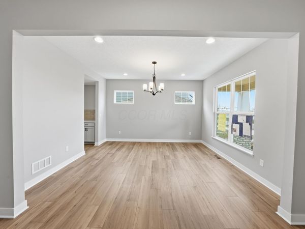 6928 Barksdale Drive, Dublin, OH 43016