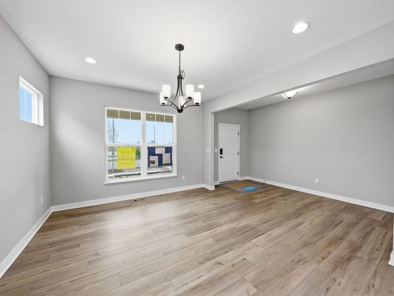 6928 Barksdale Drive, Dublin, OH 43016 Photo 2