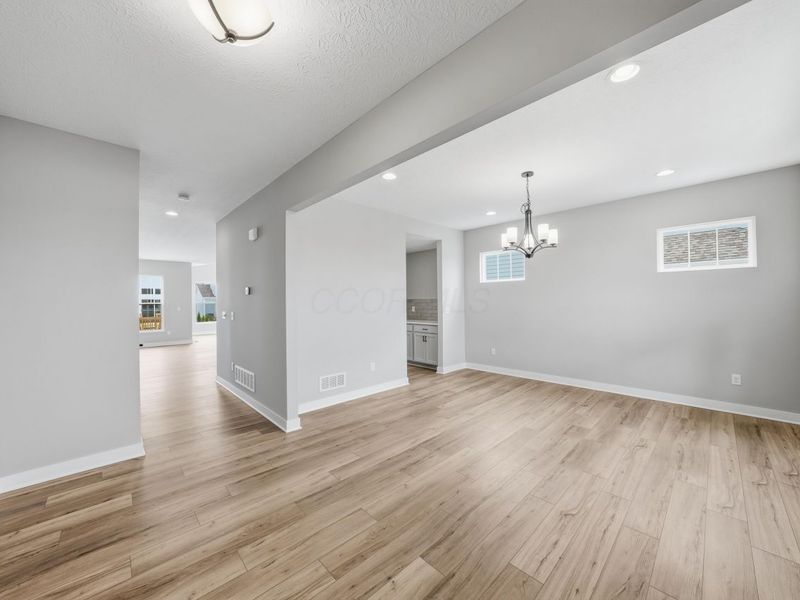 6928 Barksdale Drive, Dublin, OH 43016 Photo 3