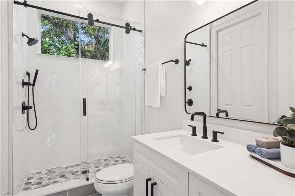 677 5th Ave N, Naples, FL 34102 Photo