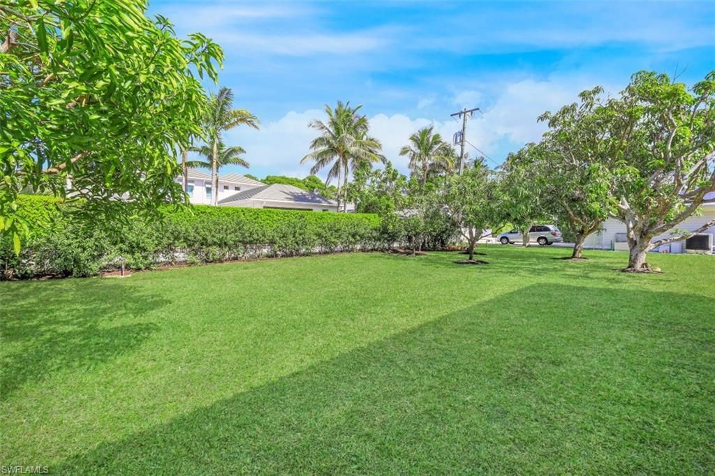 677 5th Ave N, Naples, FL 34102 Photo