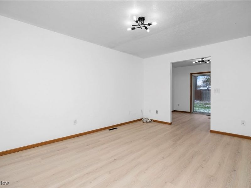 132 Warden Avenue, Elyria, OH 44035 Photo 4