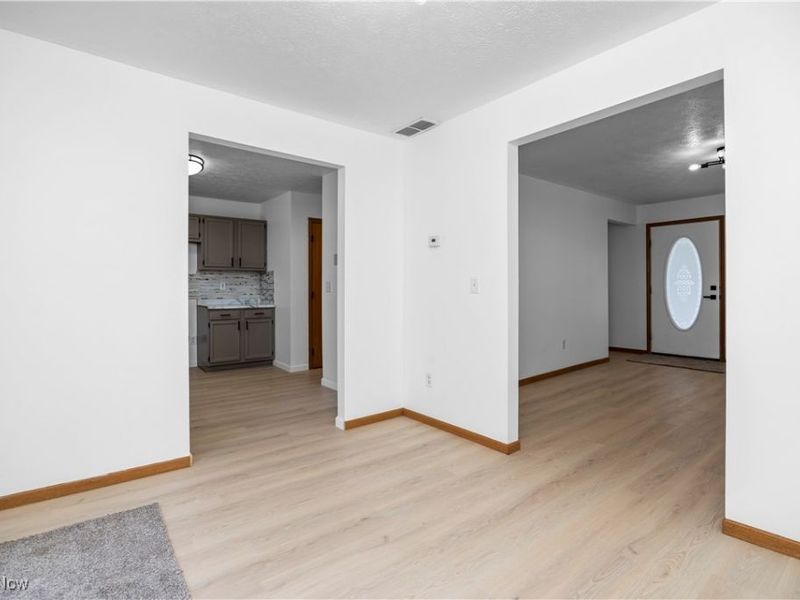 132 Warden Avenue, Elyria, OH 44035 Photo 8