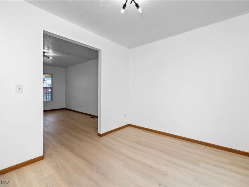 132 Warden Avenue, Elyria, OH 44035 Photo 9