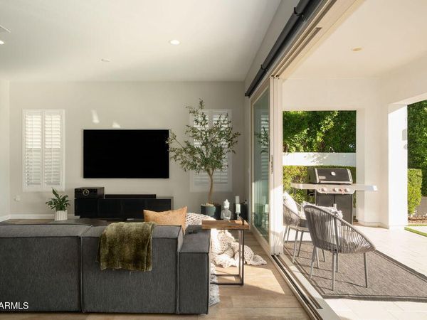 6525 E LIBBY Street, Phoenix, AZ 85054