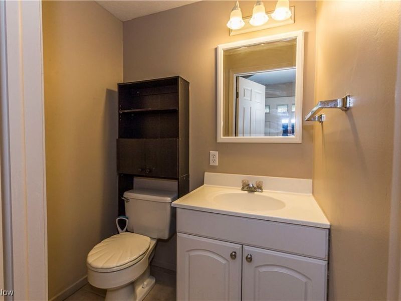 147 Quaker Ridge Drive, Akron, OH 44313 Photo 7