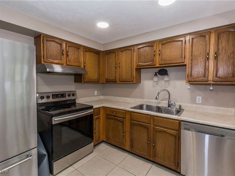 147 Quaker Ridge Drive, Akron, OH 44313 Photo 8