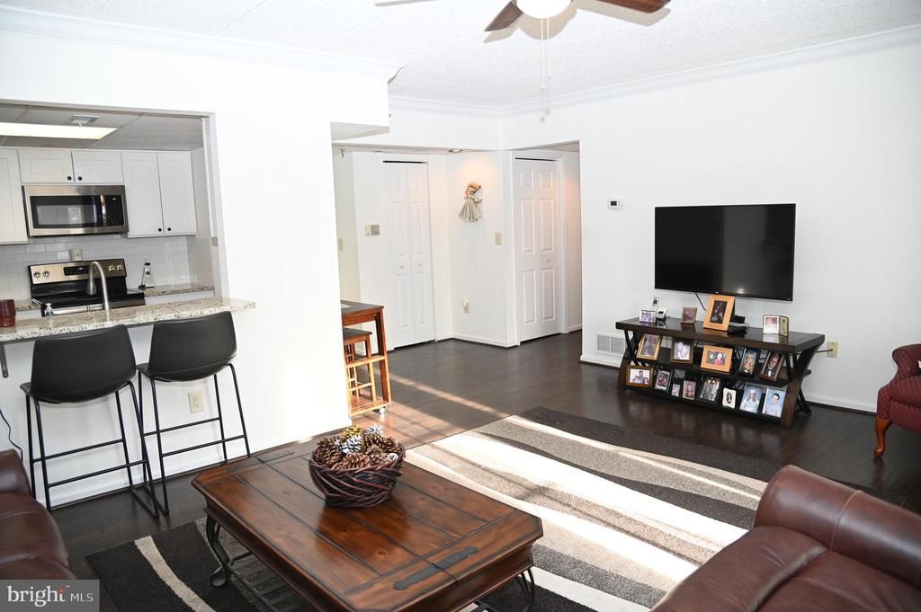 7206 Centennial Station, Warminster, PA 18974 Main Photo