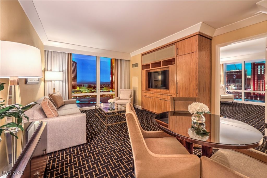 2000 Fashion Show Drive, Las Vegas, NV 89109