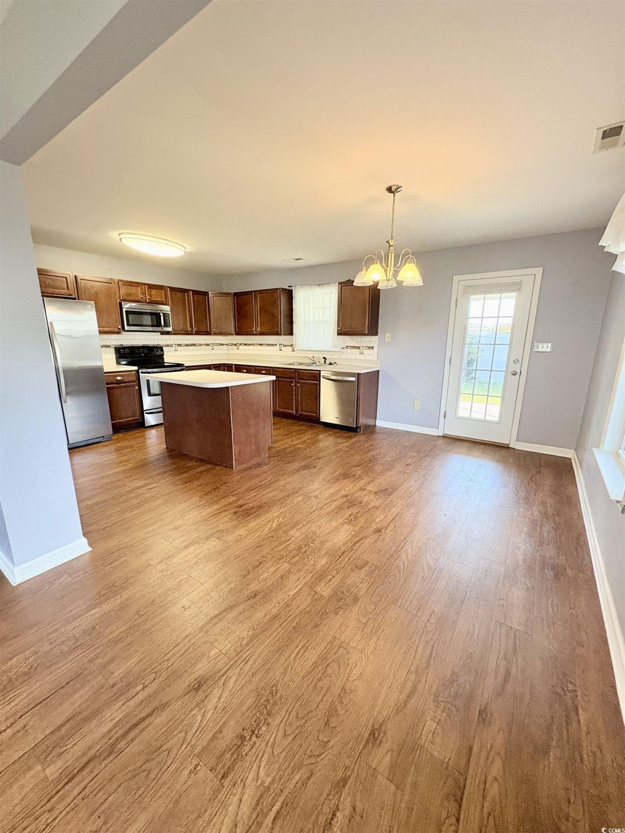 131 Balsa Dr. Photo 8