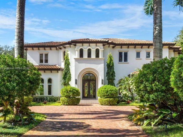 8900 SW 62nd Ct, Pinecrest, FL 33156