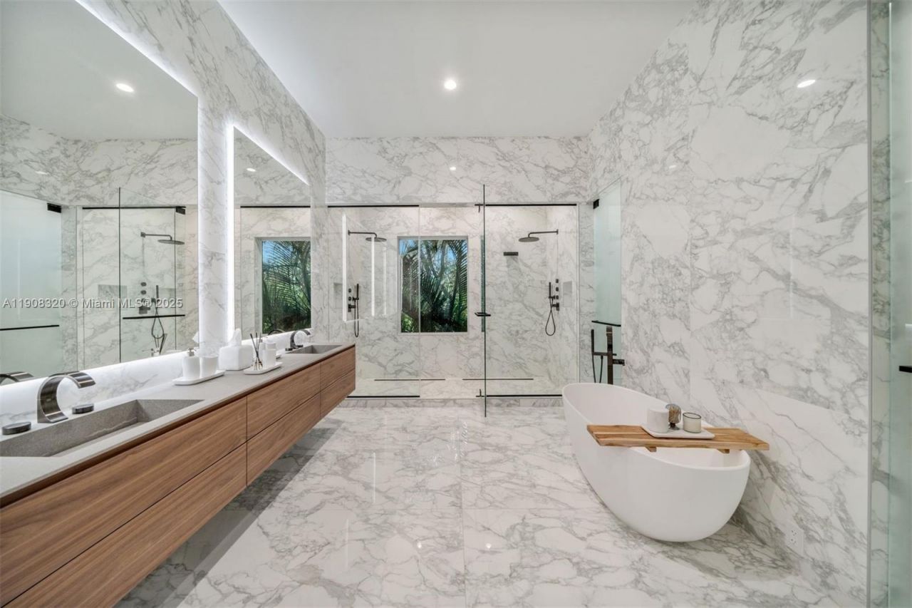 8900 SW 62nd Ct, Pinecrest, FL 33156 Photo