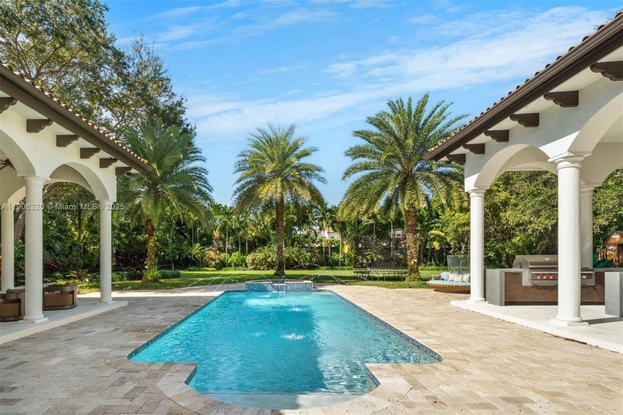 8900 SW 62nd Ct, Pinecrest, FL 33156 Photo