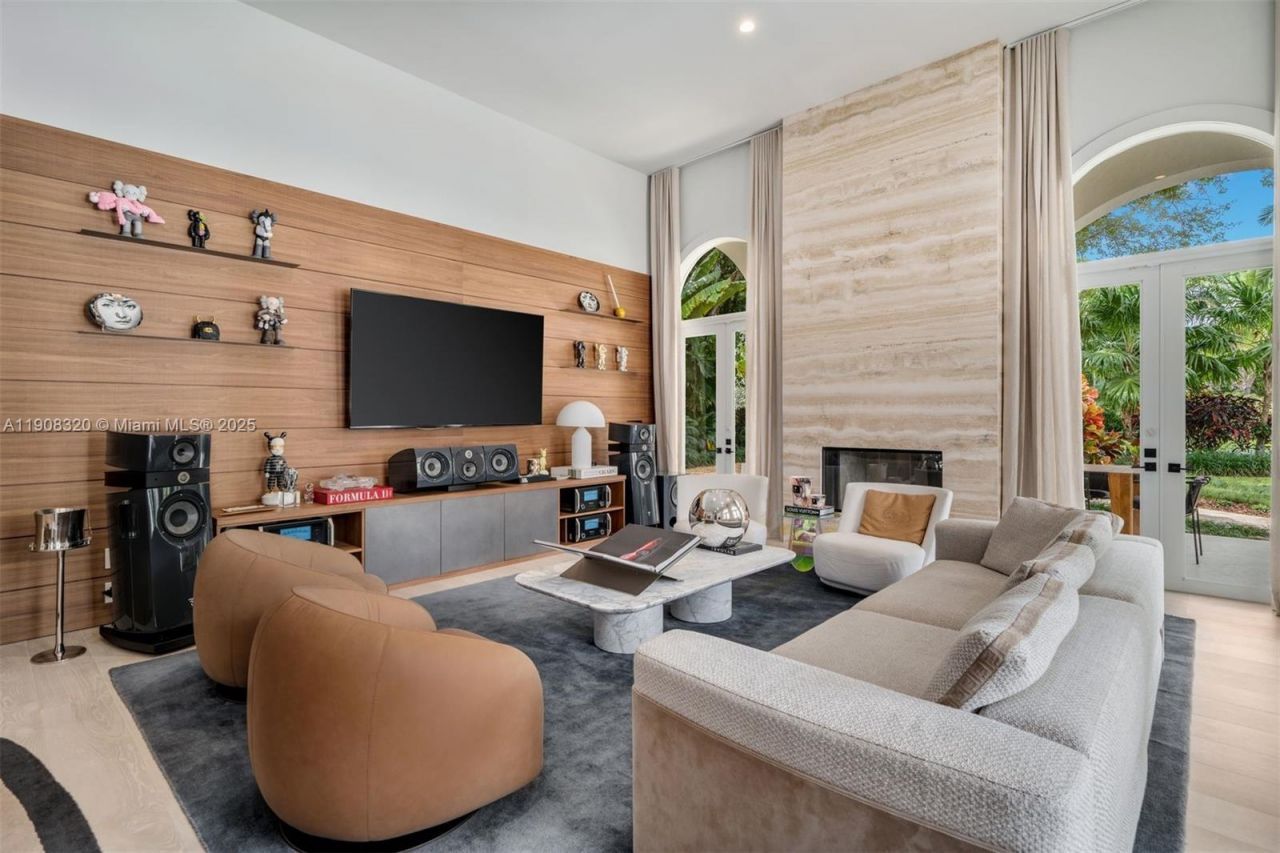 8900 SW 62nd Ct, Pinecrest, FL 33156 Photo