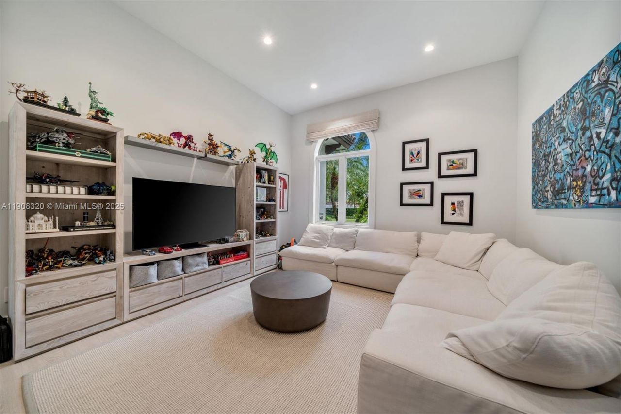 8900 SW 62nd Ct, Pinecrest, FL 33156 Photo