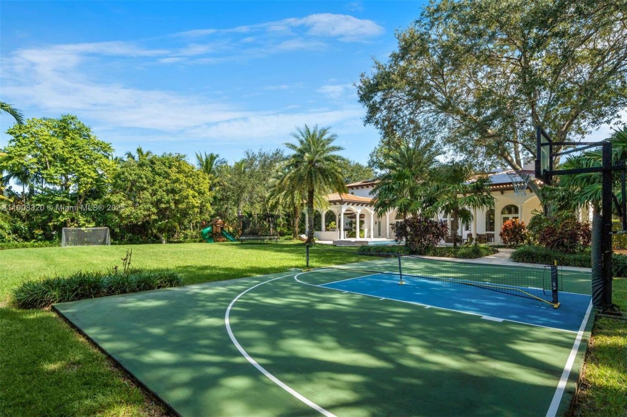 8900 SW 62nd Ct, Pinecrest, FL 33156 Photo