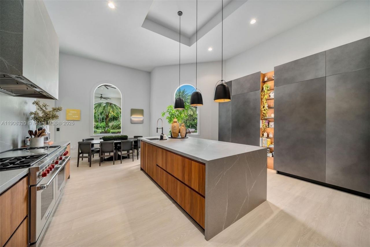 8900 SW 62nd Ct, Pinecrest, FL 33156 Photo