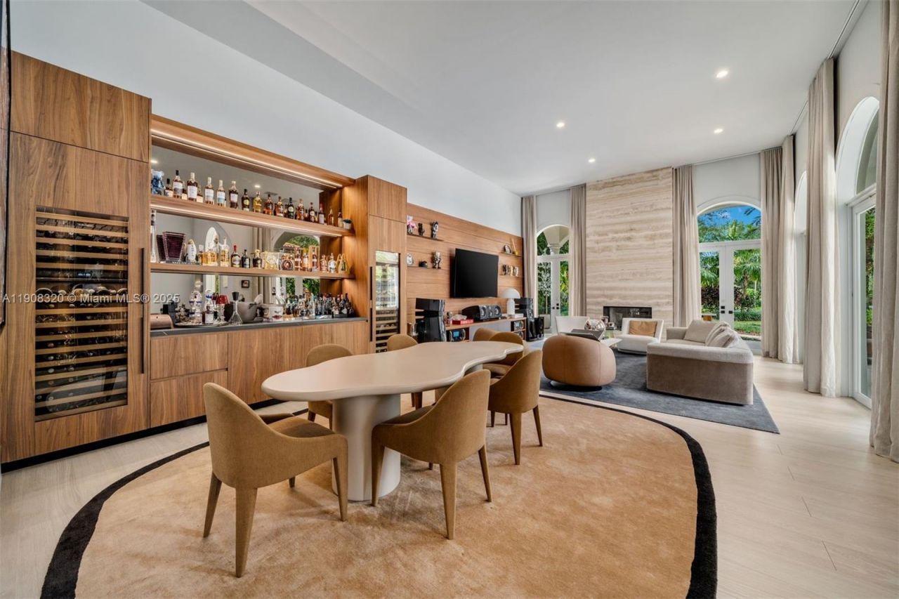 8900 SW 62nd Ct, Pinecrest, FL 33156 Photo