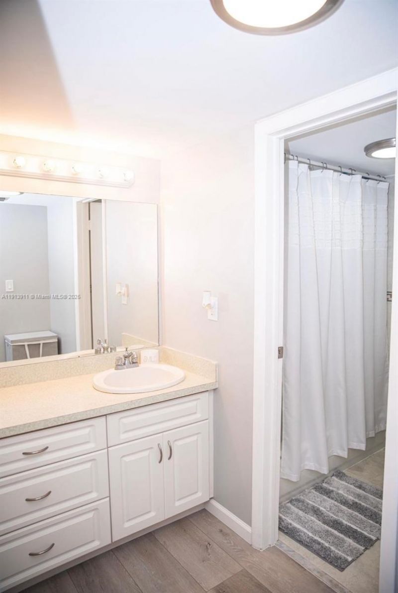 3101 N Country Club Dr, Unit 703, Aventura, FL 33180 Photo