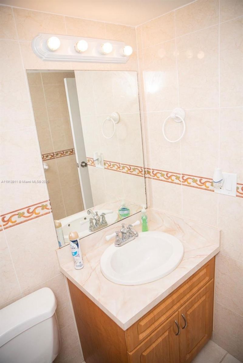 3101 N Country Club Dr, Unit 703, Aventura, FL 33180 Photo