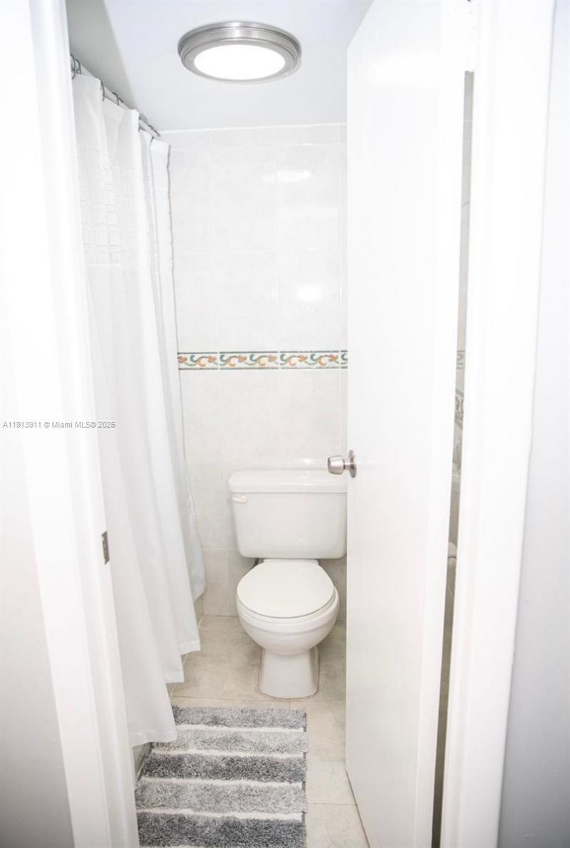 3101 N Country Club Dr, Unit 703, Aventura, FL 33180 Photo