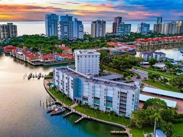 300 Park Shore DR, Unit 1E, NAPLES, Fl 34103