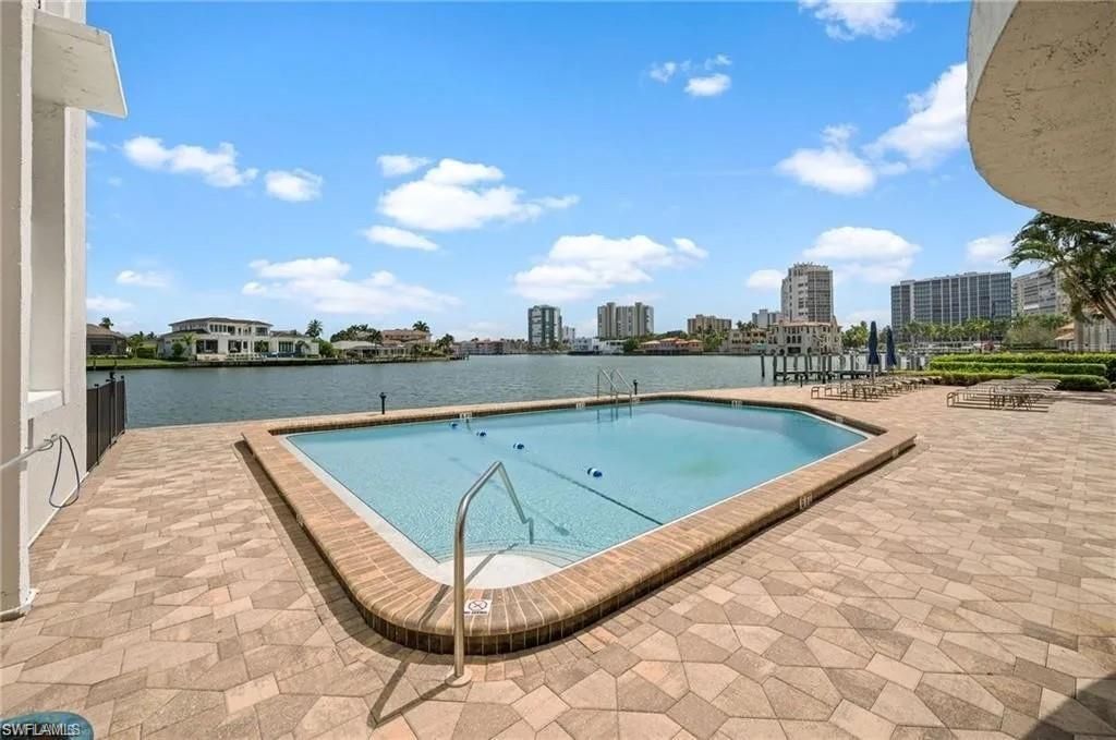 300 Park Shore Dr, Unit 1E, Naples, Fl 34103 Photo