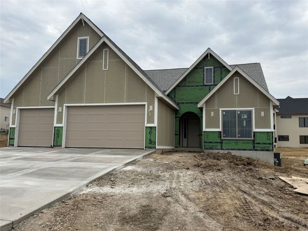9013 Timberwood Drive, Johnston, IA 50131