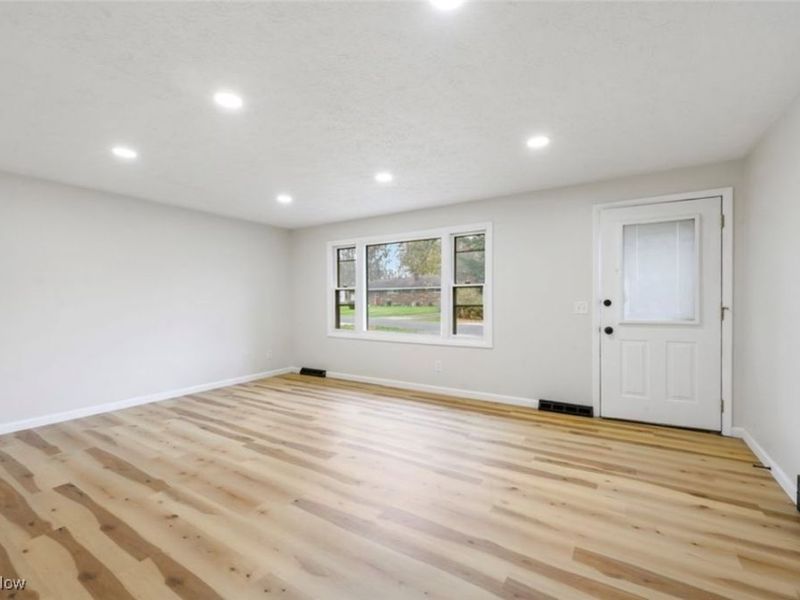 2057 Darnell Drive, Coventry, OH 44319 Photo 5