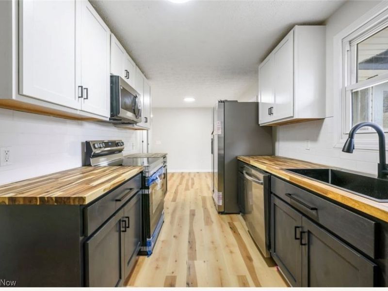 2057 Darnell Drive, Coventry, OH 44319 Photo 6