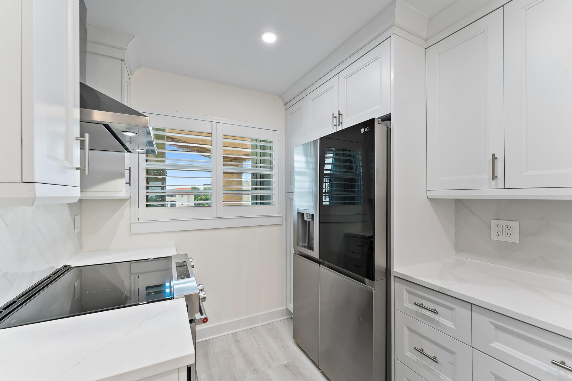 29 Yacht Club Drive, Unit 407, North Palm Beach, FL 33408 Photo