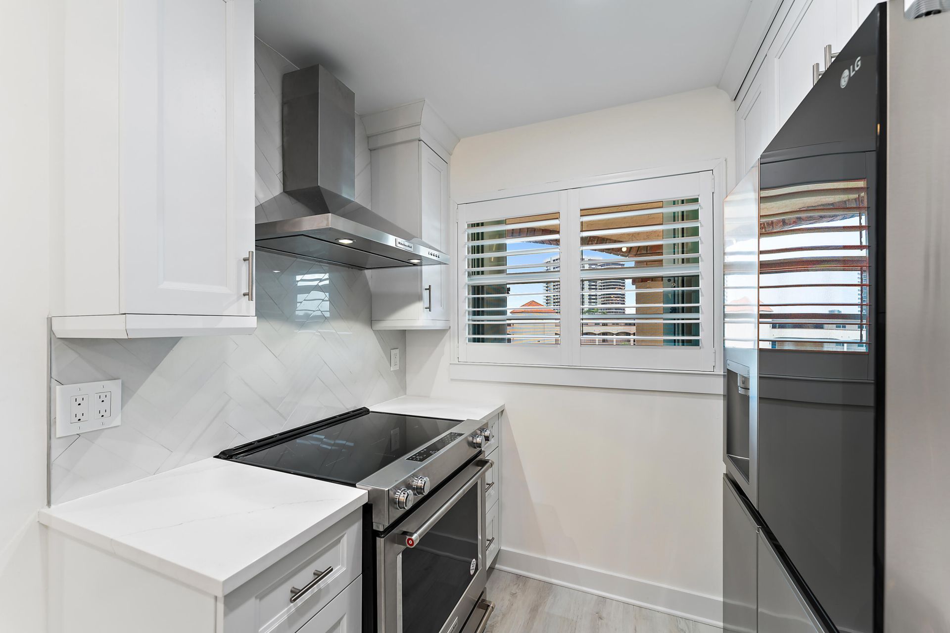 29 Yacht Club Drive, Unit 407, North Palm Beach, FL 33408 Photo