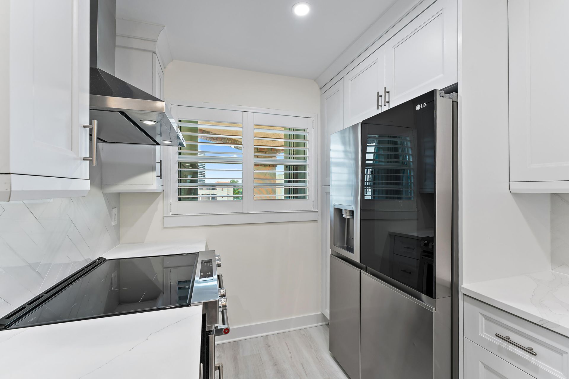 29 Yacht Club Drive, Unit 407, North Palm Beach, FL 33408 Photo