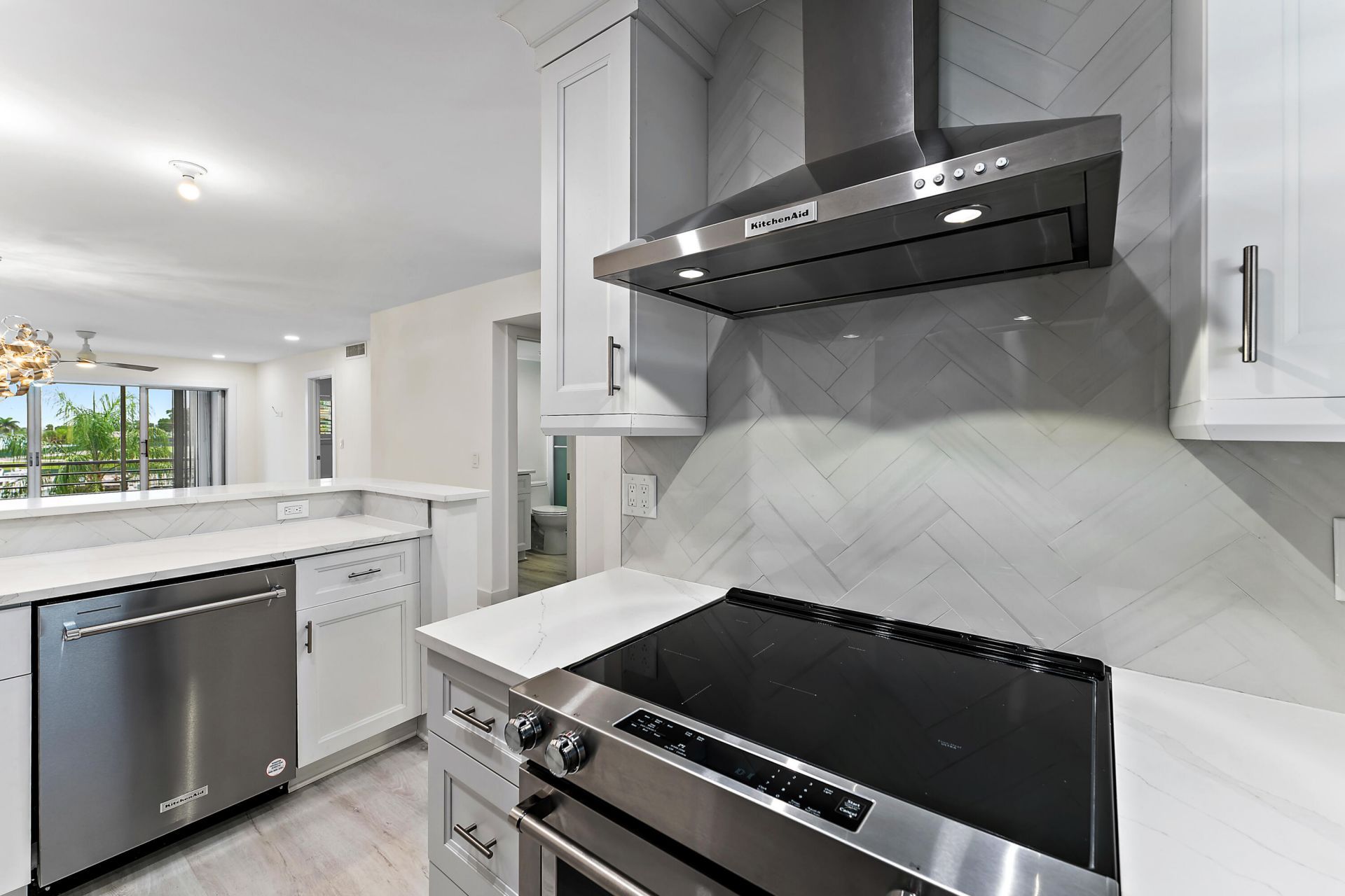 29 Yacht Club Drive, Unit 407, North Palm Beach, FL 33408 Photo