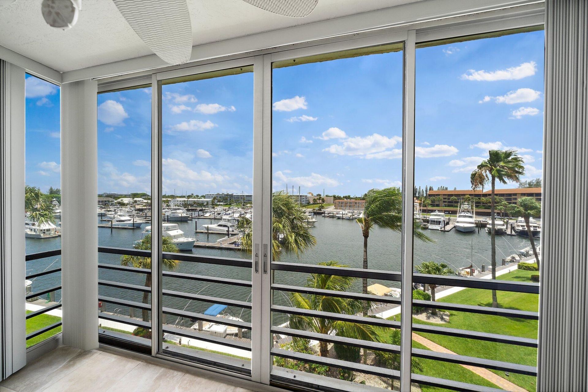 29 Yacht Club Drive, Unit 407, North Palm Beach, FL 33408 Photo