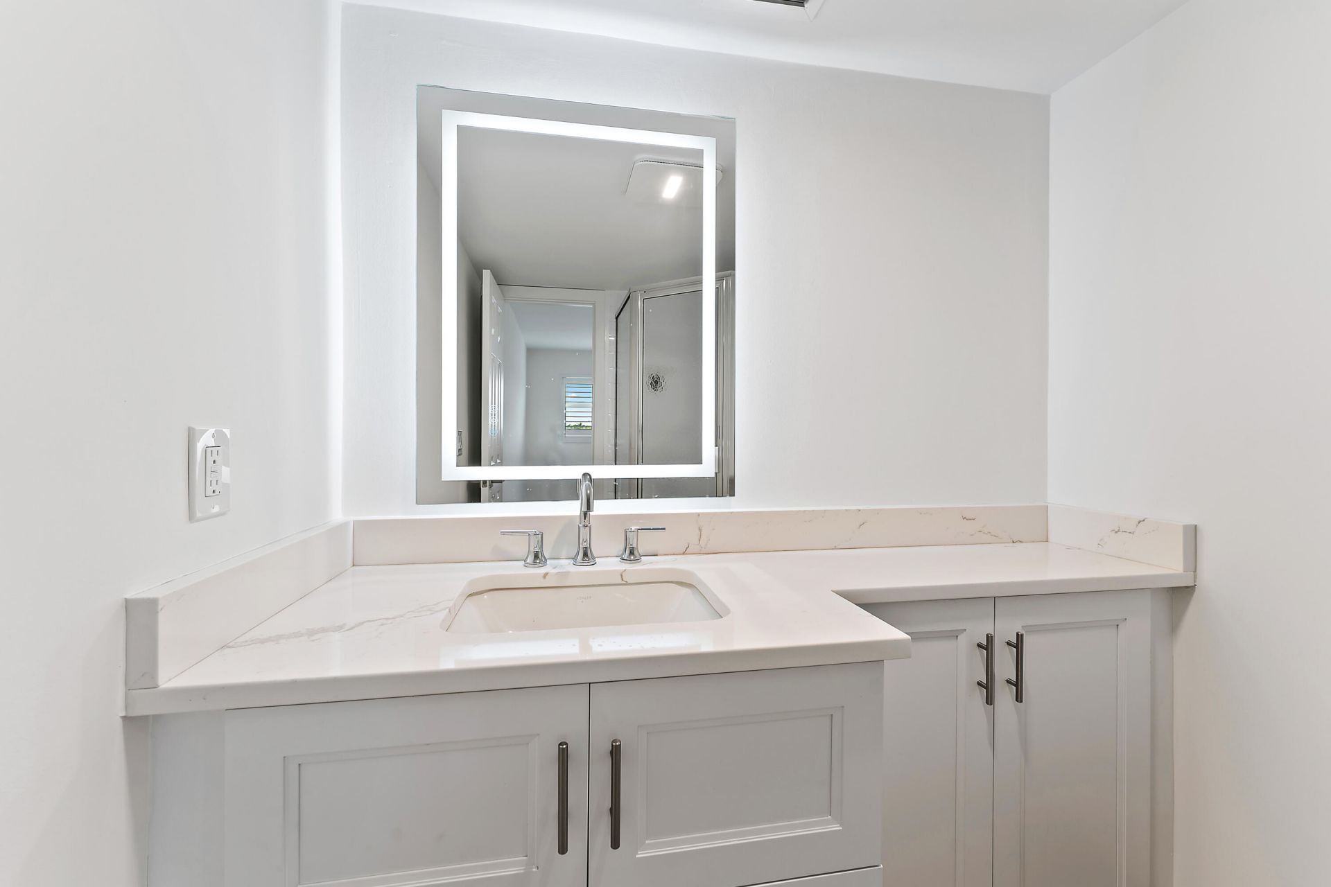 29 Yacht Club Drive, Unit 407, North Palm Beach, FL 33408 Photo