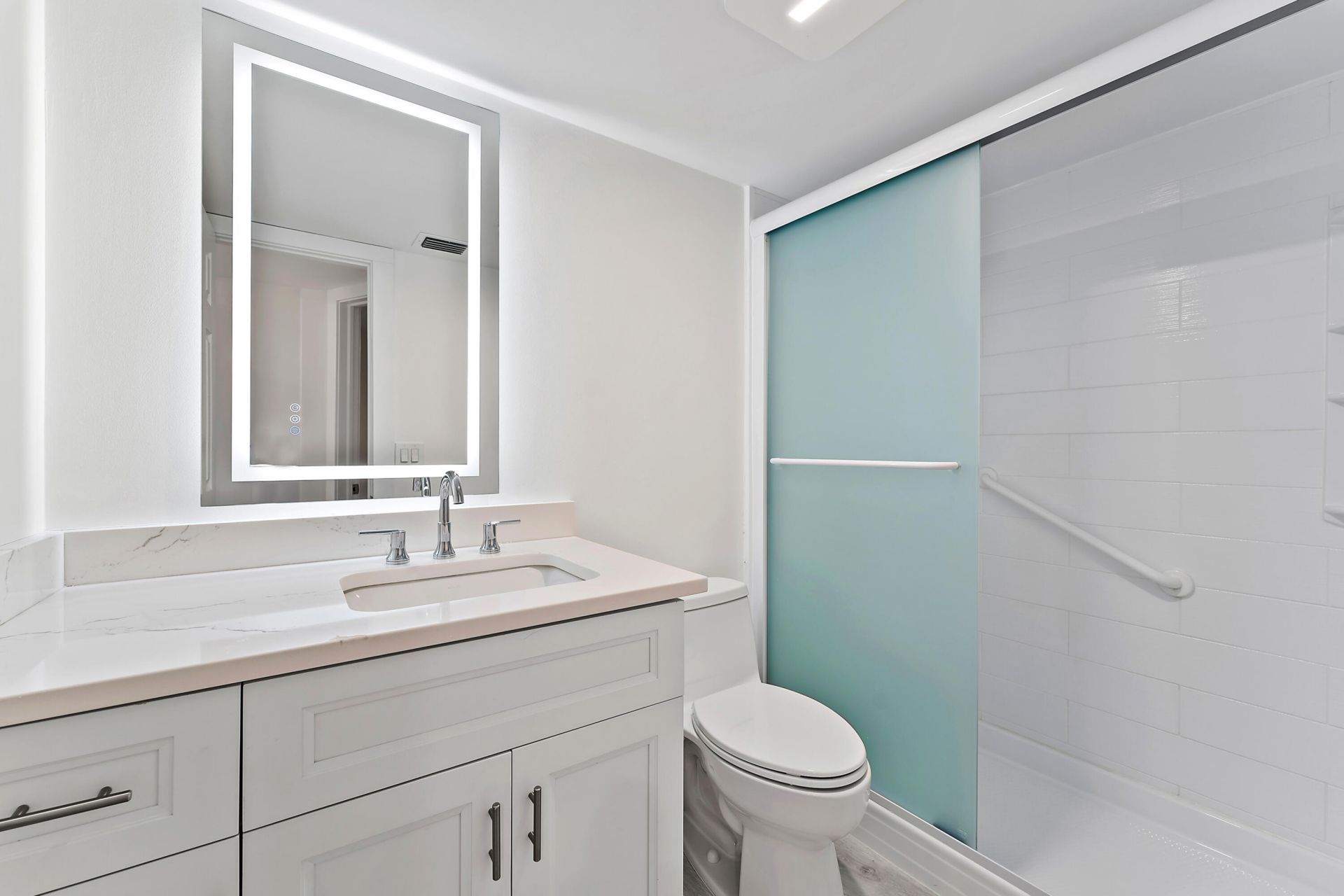 29 Yacht Club Drive, Unit 407, North Palm Beach, FL 33408 Photo