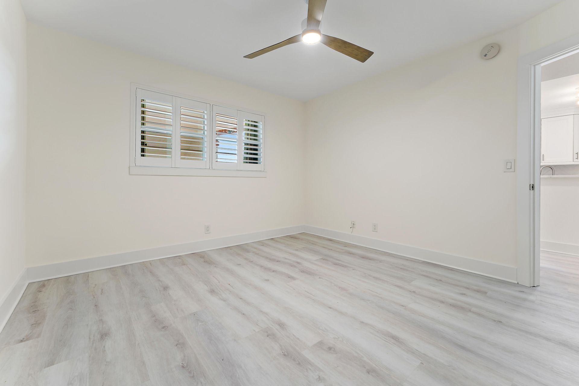 29 Yacht Club Drive, Unit 407, North Palm Beach, FL 33408 Photo