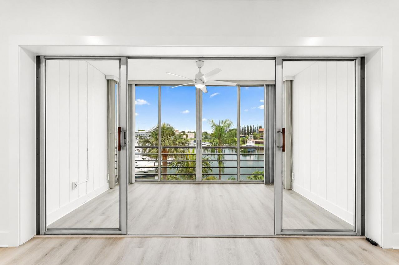 29 Yacht Club Drive, Unit 407, North Palm Beach, FL 33408 Photo