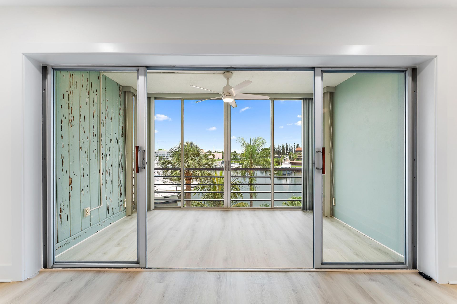 29 Yacht Club Drive, Unit 407, North Palm Beach, FL 33408 Photo