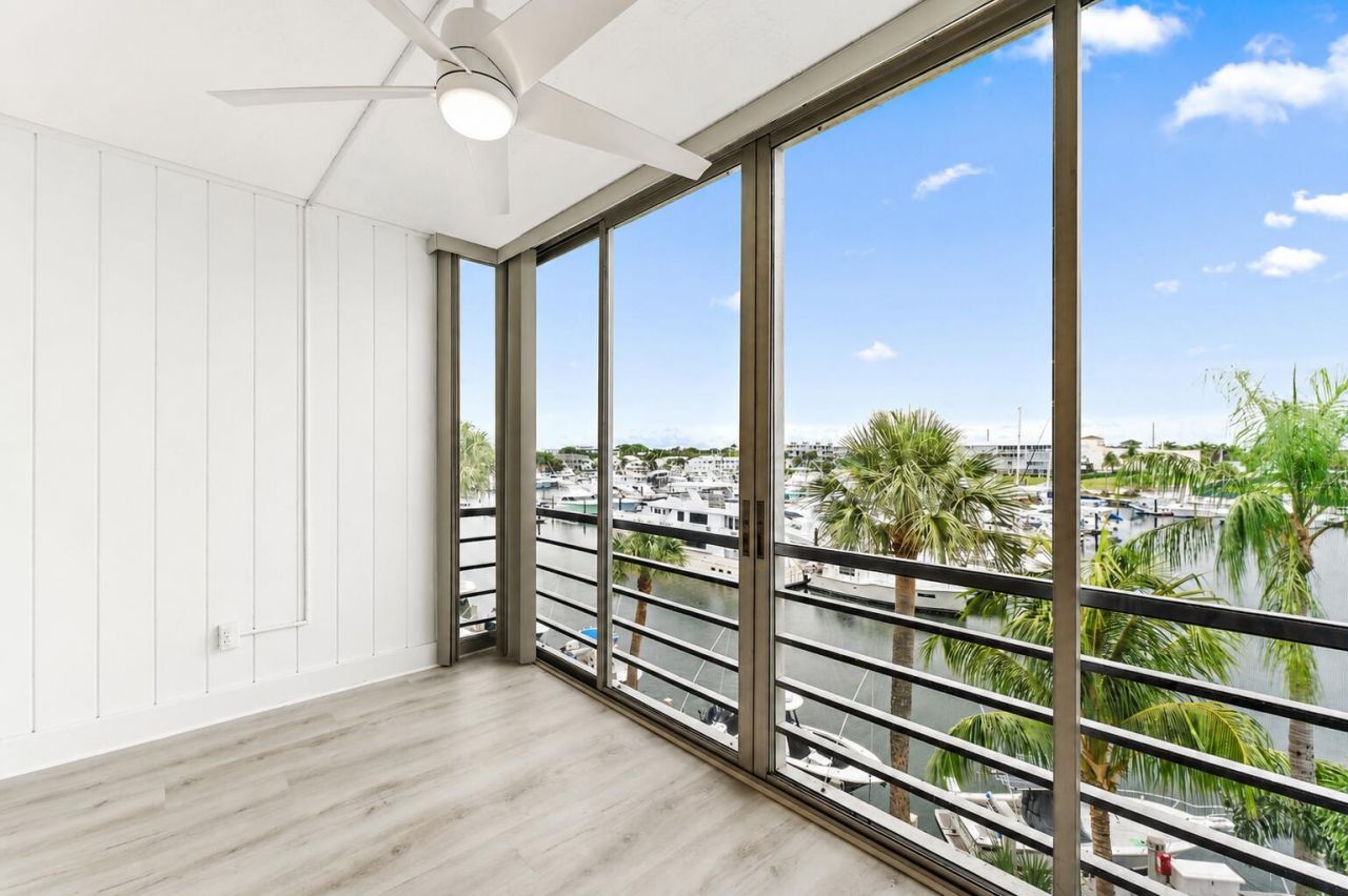 29 Yacht Club Drive, Unit 407, North Palm Beach, FL 33408 Photo