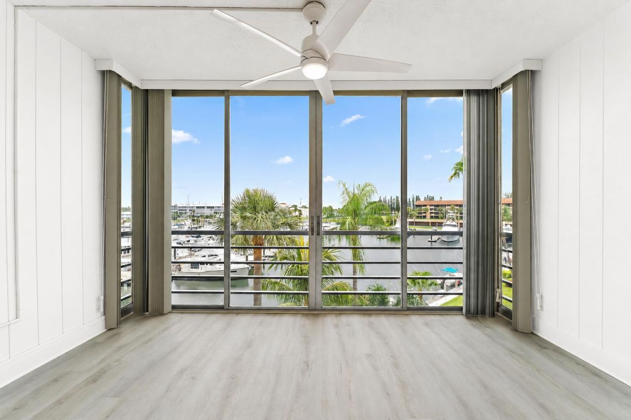 29 Yacht Club Drive, Unit 407, North Palm Beach, FL 33408 Photo