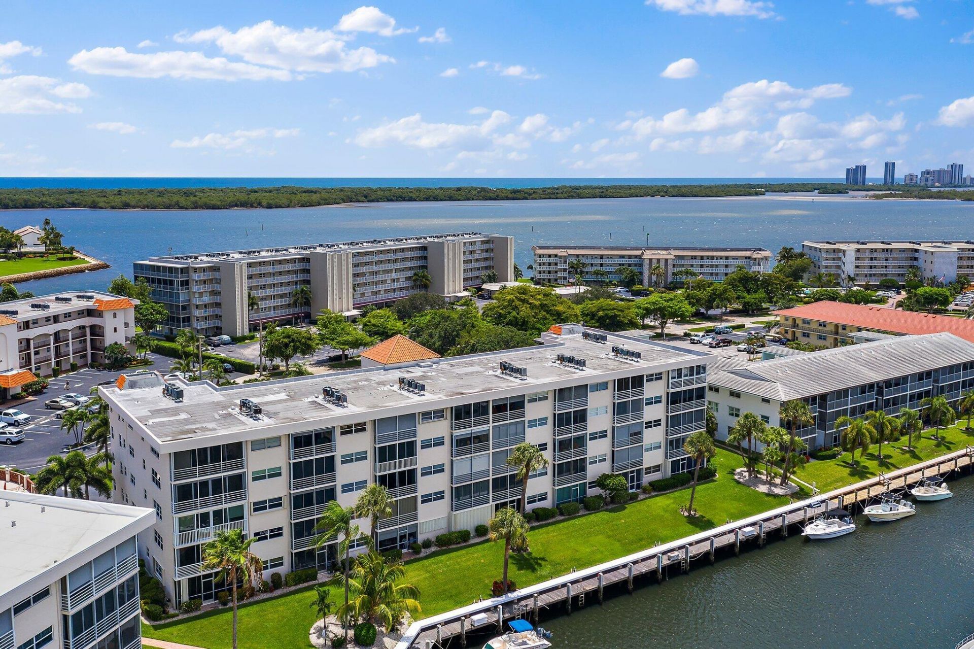 29 Yacht Club Drive, Unit 407, North Palm Beach, FL 33408 Photo