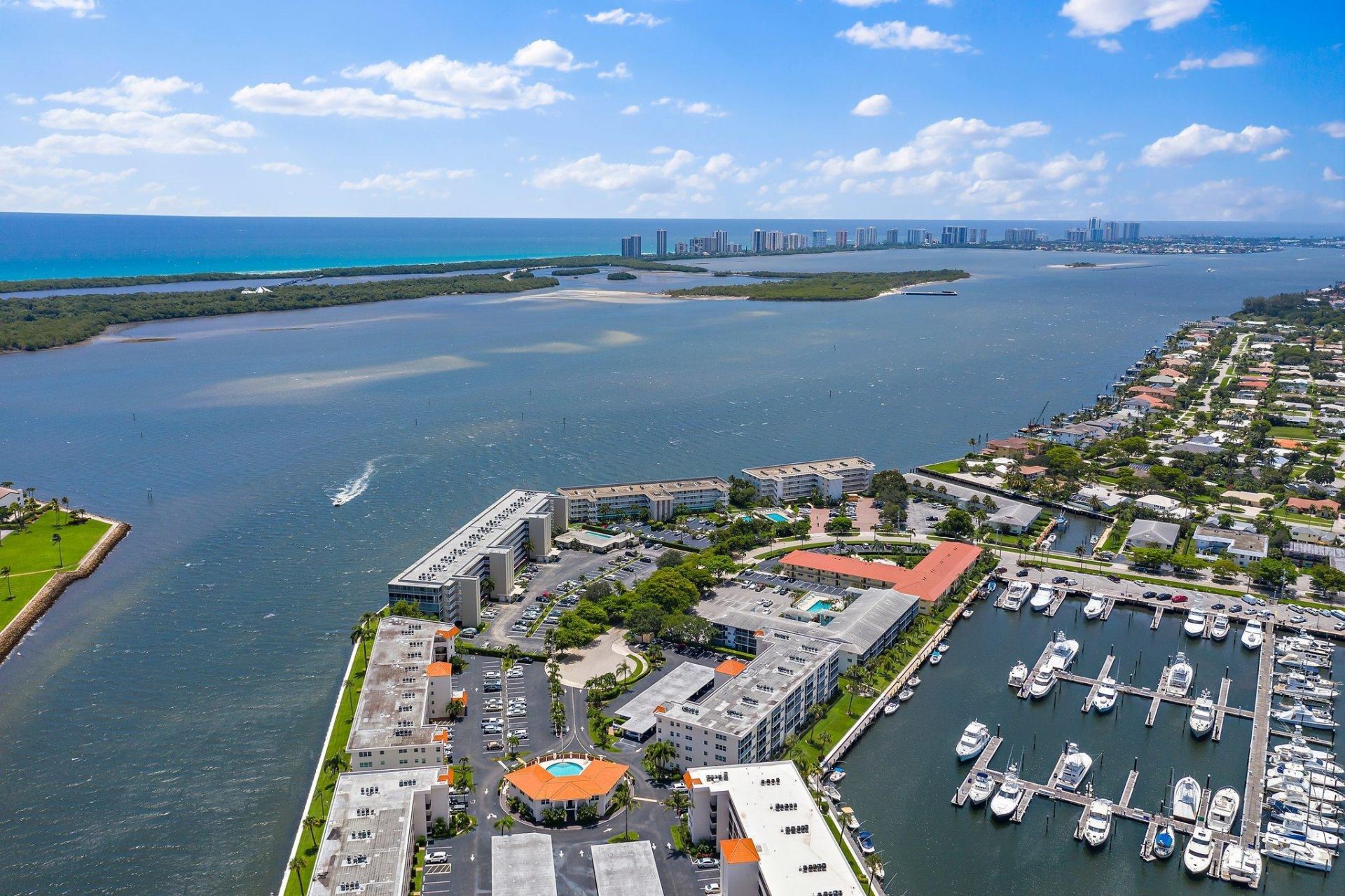 29 Yacht Club Drive, Unit 407, North Palm Beach, FL 33408 Photo