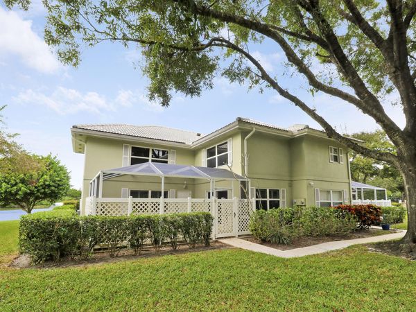 1903 Stratford Way, West Palm Beach, FL 33409