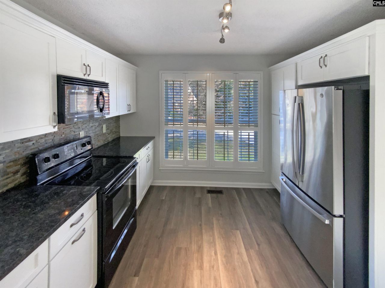 102 Brassfield Court Photo 11