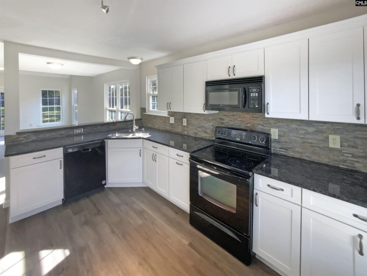 102 Brassfield Court Photo 12