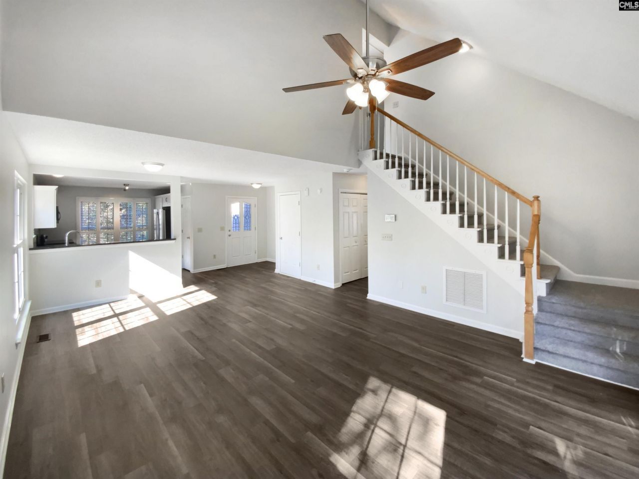 102 Brassfield Court Photo 15