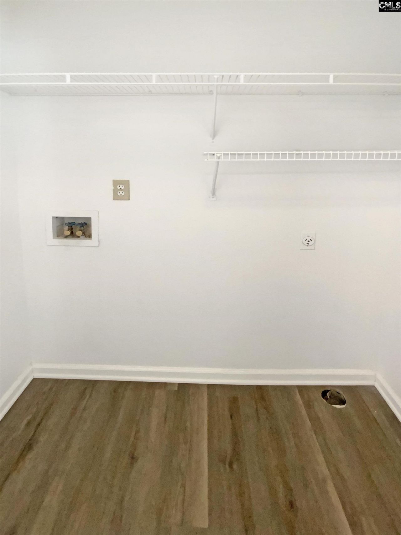 102 Brassfield Court Photo 16