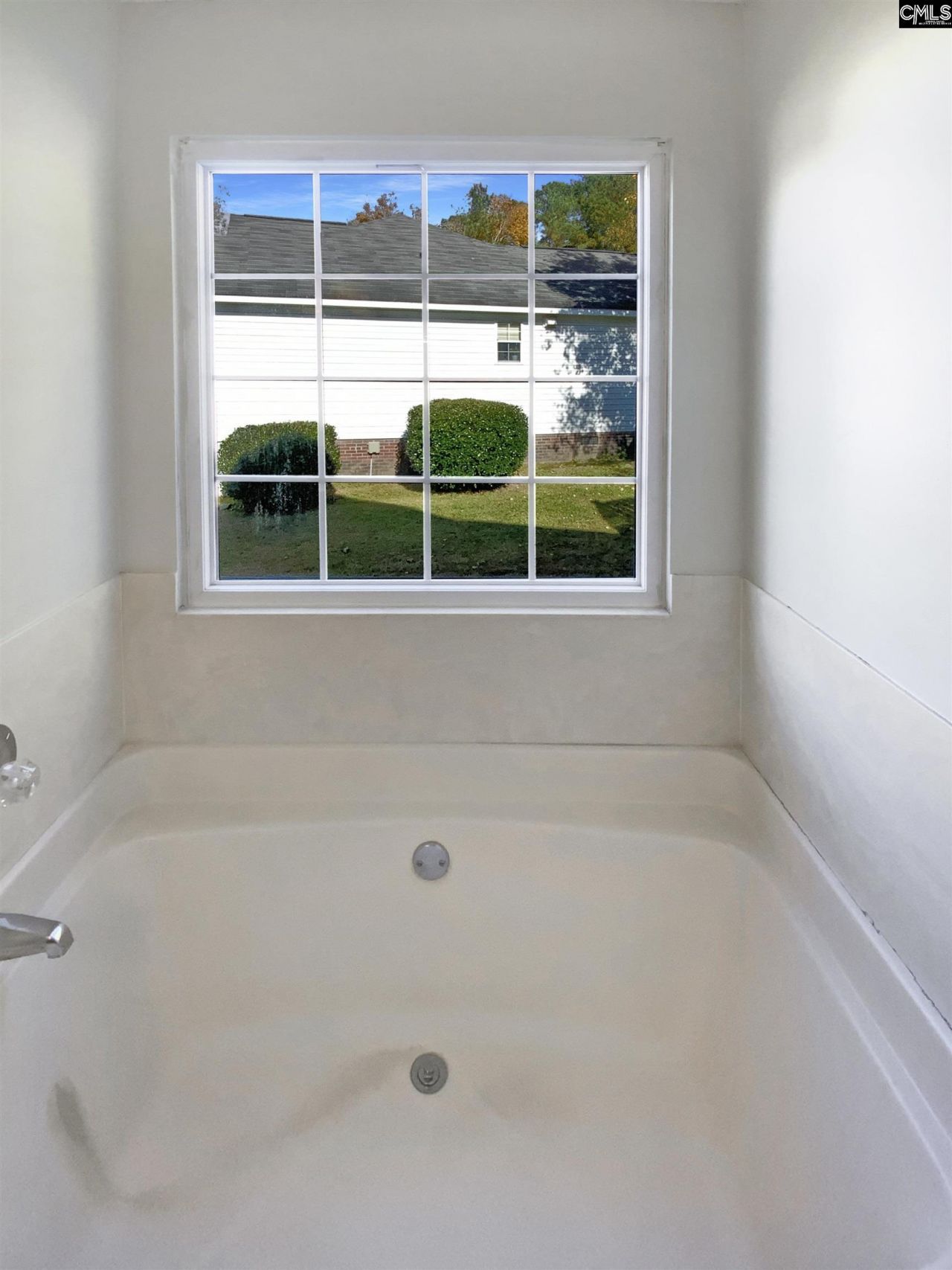 102 Brassfield Court Photo 19